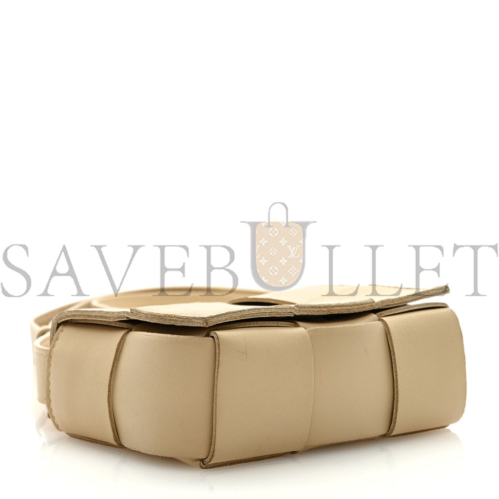 BOTTEGA VENETA LAMBSKIN MAXI INTRECCIO CANDY CASSETTE CROSSBODY BAG PORRIDGE GOLD (12*9*4cm) BOTTEGA VENETA LAMBSKIN MAXI INTRECCIO CANDY CASSETTE CROSSBODY BAG PORRIDGE GOLD (12*9*4cm)