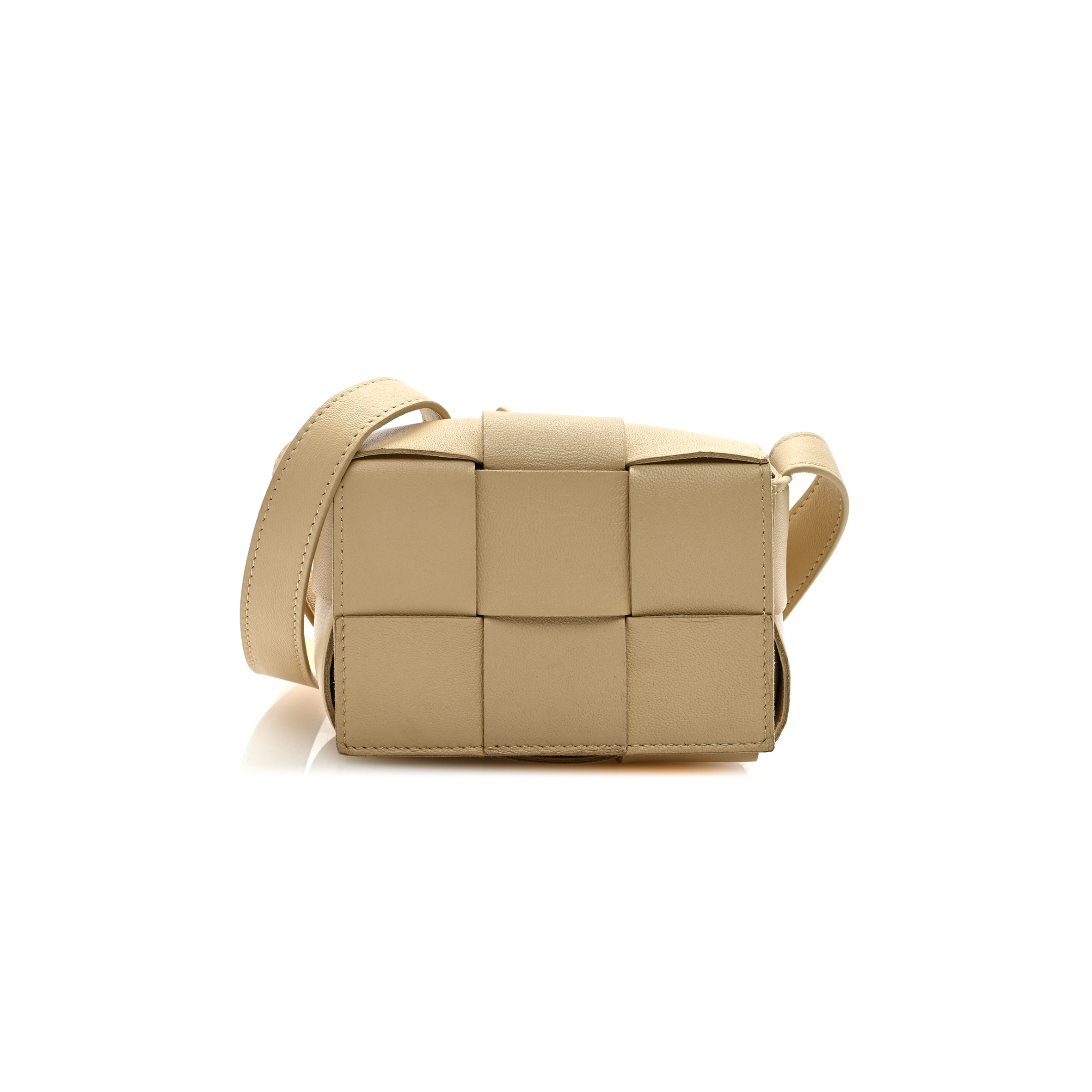 BOTTEGA VENETA LAMBSKIN MAXI INTRECCIO CANDY CASSETTE CROSSBODY BAG PORRIDGE GOLD (12*9*4cm) BOTTEGA VENETA LAMBSKIN MAXI INTRECCIO CANDY CASSETTE CROSSBODY BAG PORRIDGE GOLD (12*9*4cm)
