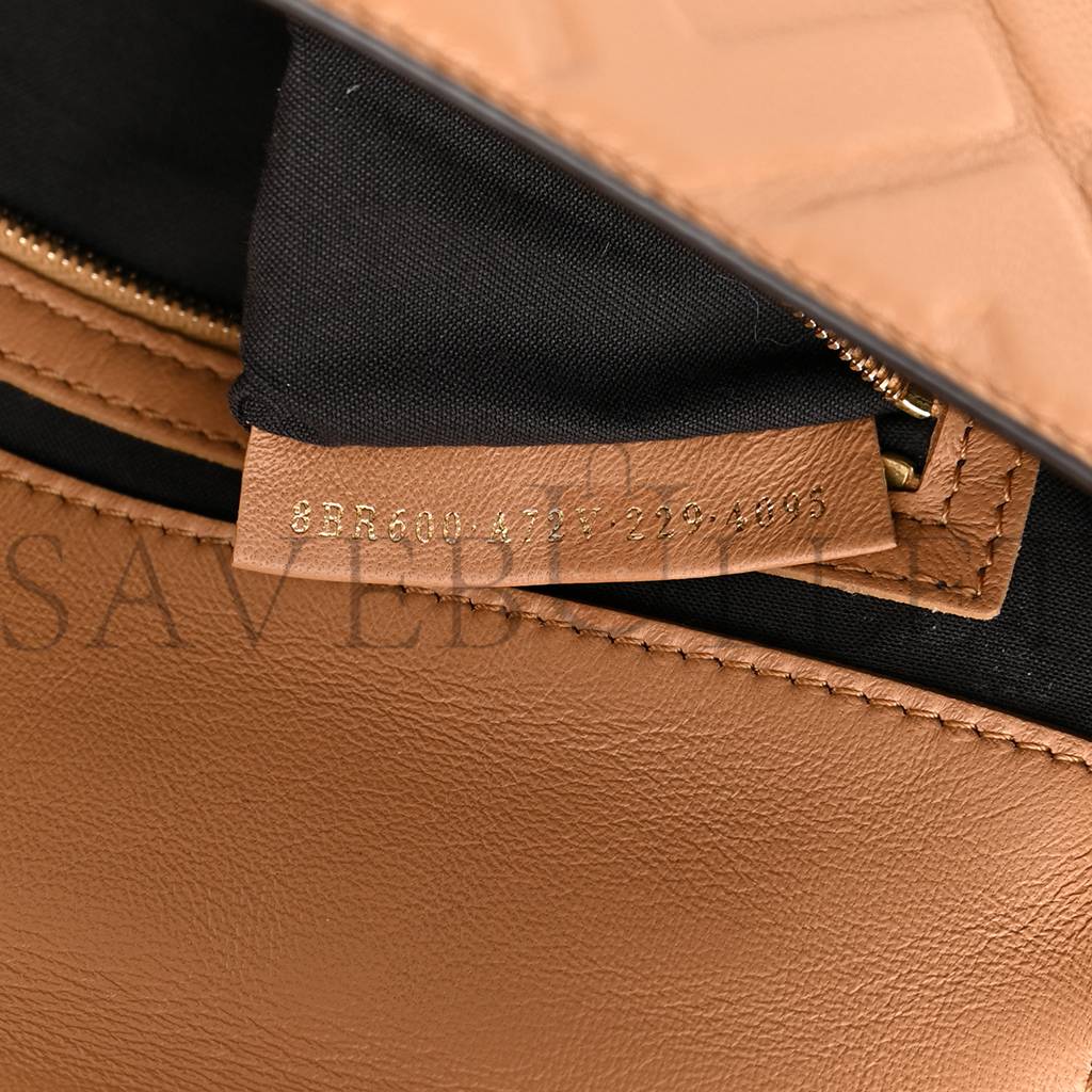 FENDI NAPPA FF 1974 EMBOSSED BAGUETTE MIELE SCURO (25*17*5cm) FENDI NAPPA FF 1974 EMBOSSED BAGUETTE MIELE SCURO (25*17*5cm)
